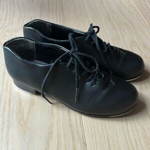 Child size 13 Capezio lace up tap shoe